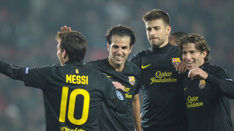 El Barça de los récords reserva su plaza en octavos (0-4)