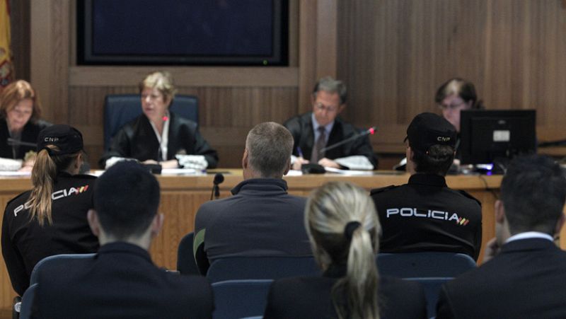 La jueza Murillo: "Pobre mujer, encima se ríen estos cabrones"