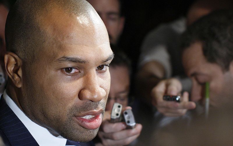 Derek Fisher desmiente que esté negociando con la NBA para su beneficio personal