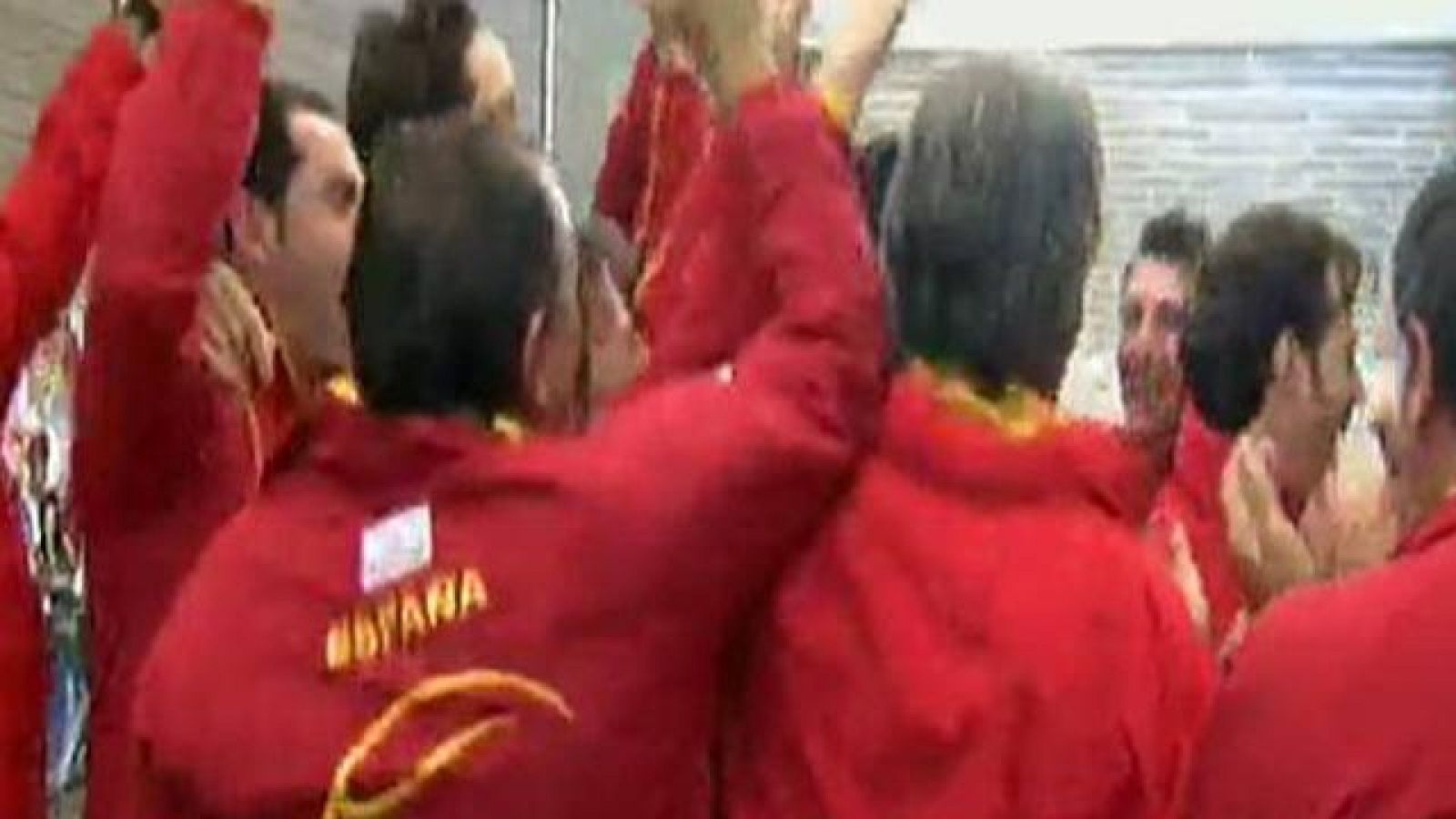 Con esta canción se anima el equipo español de Copa Davis antes de salir a las pistas, haciendo 'piña'