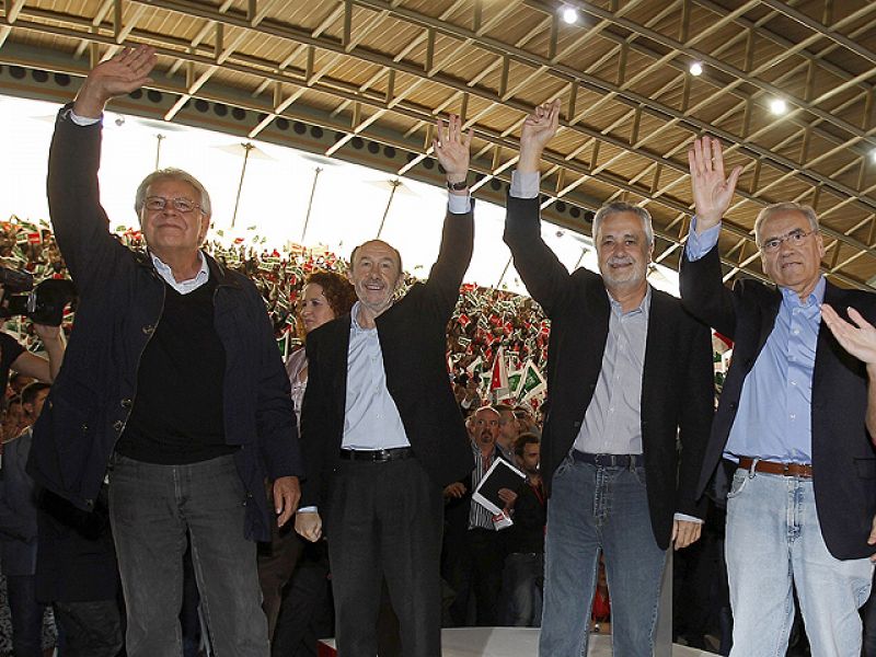 Rubalcaba recurre "orgulloso" a González y Guerra, que introducen a ETA de lleno en campaña