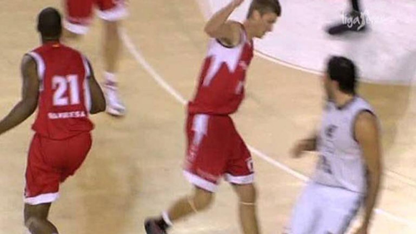 El Assignia Manresa continúa imparable en el Nou Congost y esta tarde logró su cuarta victoria de la temporada al vencer con autoridad al Bizkaia Bilbao Basket