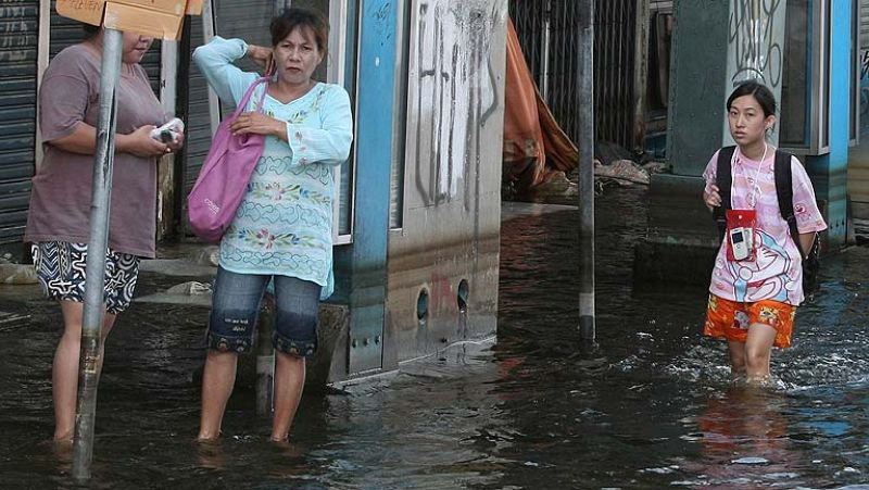 Las autoridades de Tailandia elevan a 506 los muertos por las inundaciones