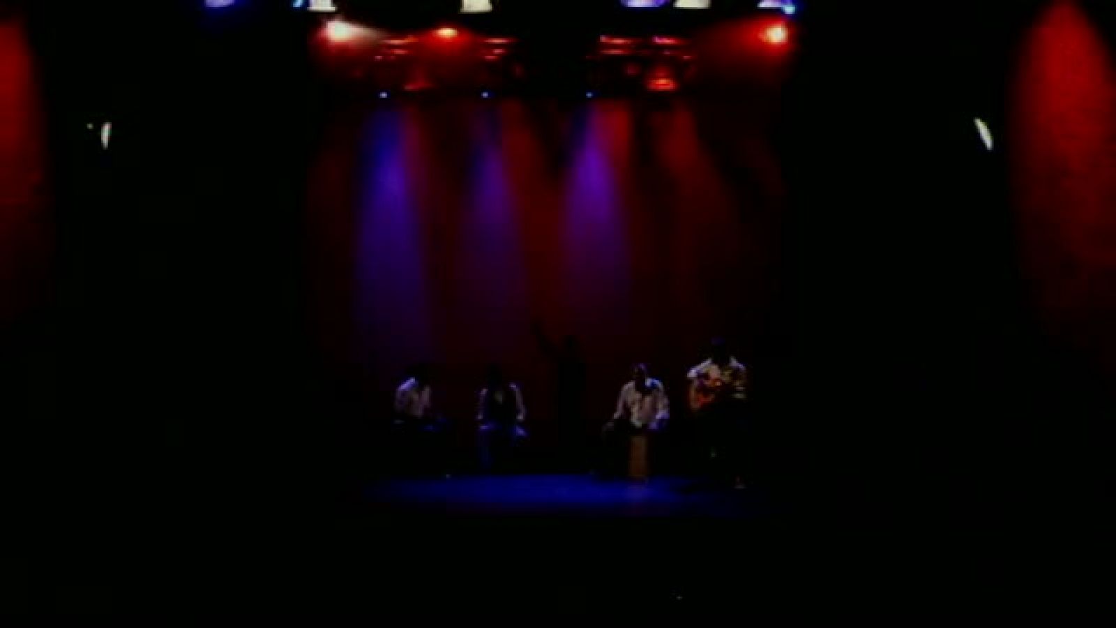 Single "La bomba gitana", incluido en el álbum 'Fernando Soto' del artista del mismo nombre. Es uno de los artistas noveles que participan en el Disco del año 2011 de TVE