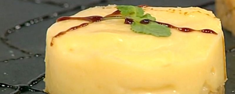 Flan de queso cheddar con galletas