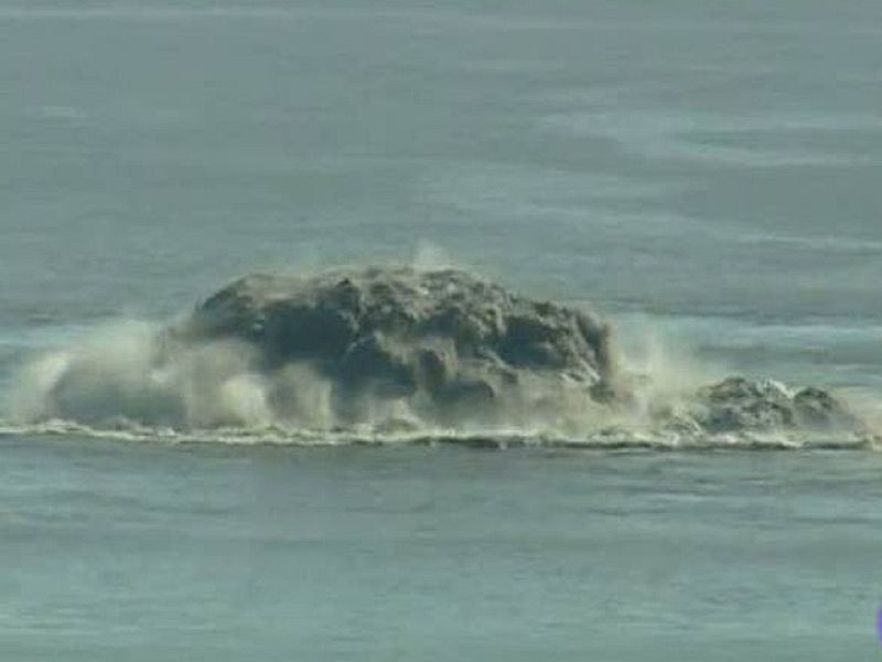 Las autoridades de El Hierro cierran calas cercanas a la erupción por el riesgo de los gases