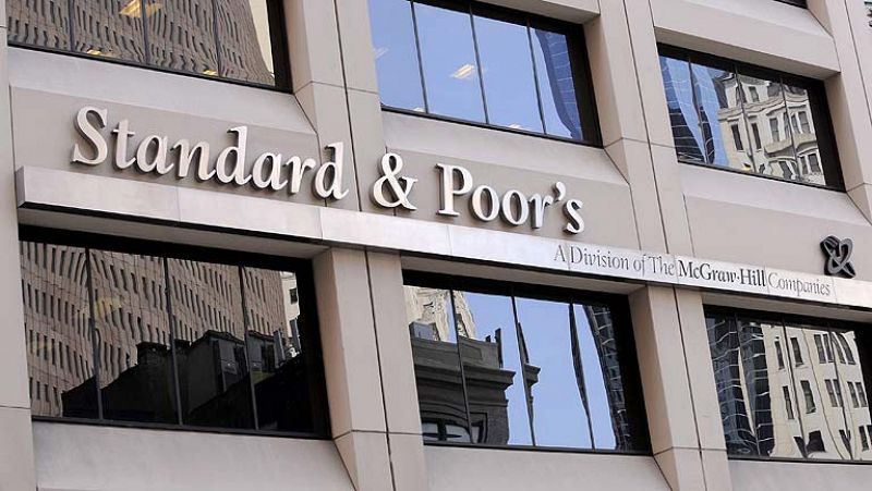 La prima de riesgo de Francia se dispara después de que S&P anunciara "por error" una rebaja