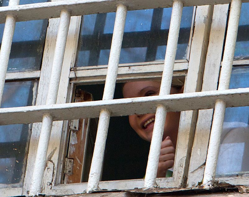 Yulia Tymoshenko, ex primera ministra de Ucrania, acusada ahora de evasión fiscal y robo