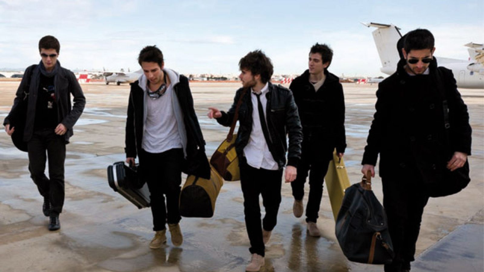 Single "Cuando no estás", incluido en el álbum 'Billete de ida' de Nada que decir. Es uno de los participantes noveles en el Disco del año 2011 de TVE.