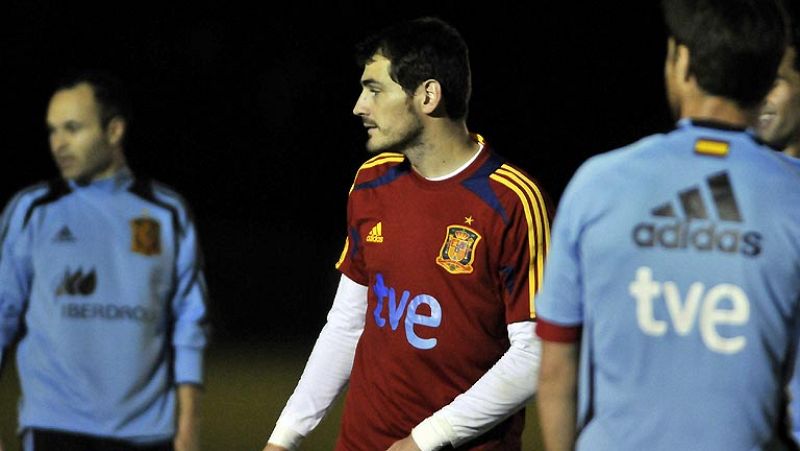 España entrena por primera vez en Costa Rica ante la mirada de decenas de aficionados