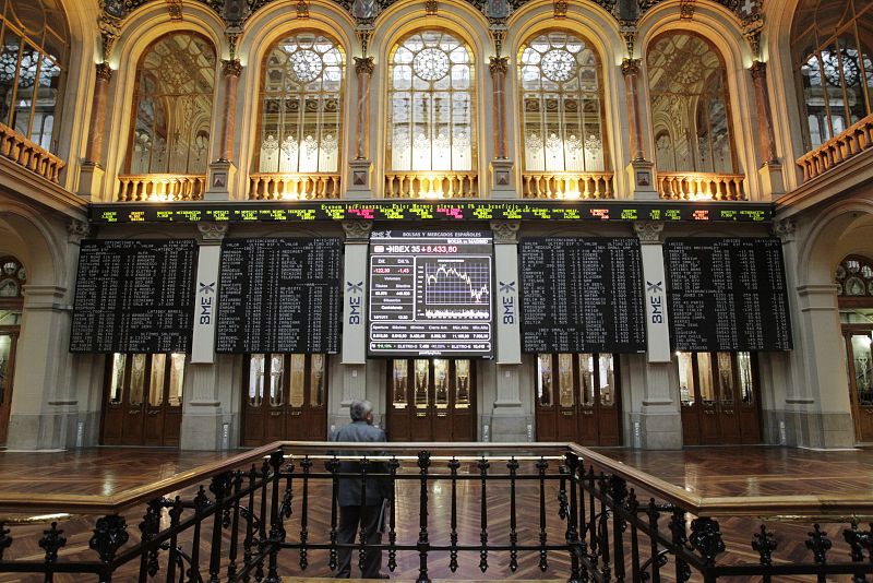 España coloca 3.158 millones de euros al mayor interés desde 1997, superior al 5%