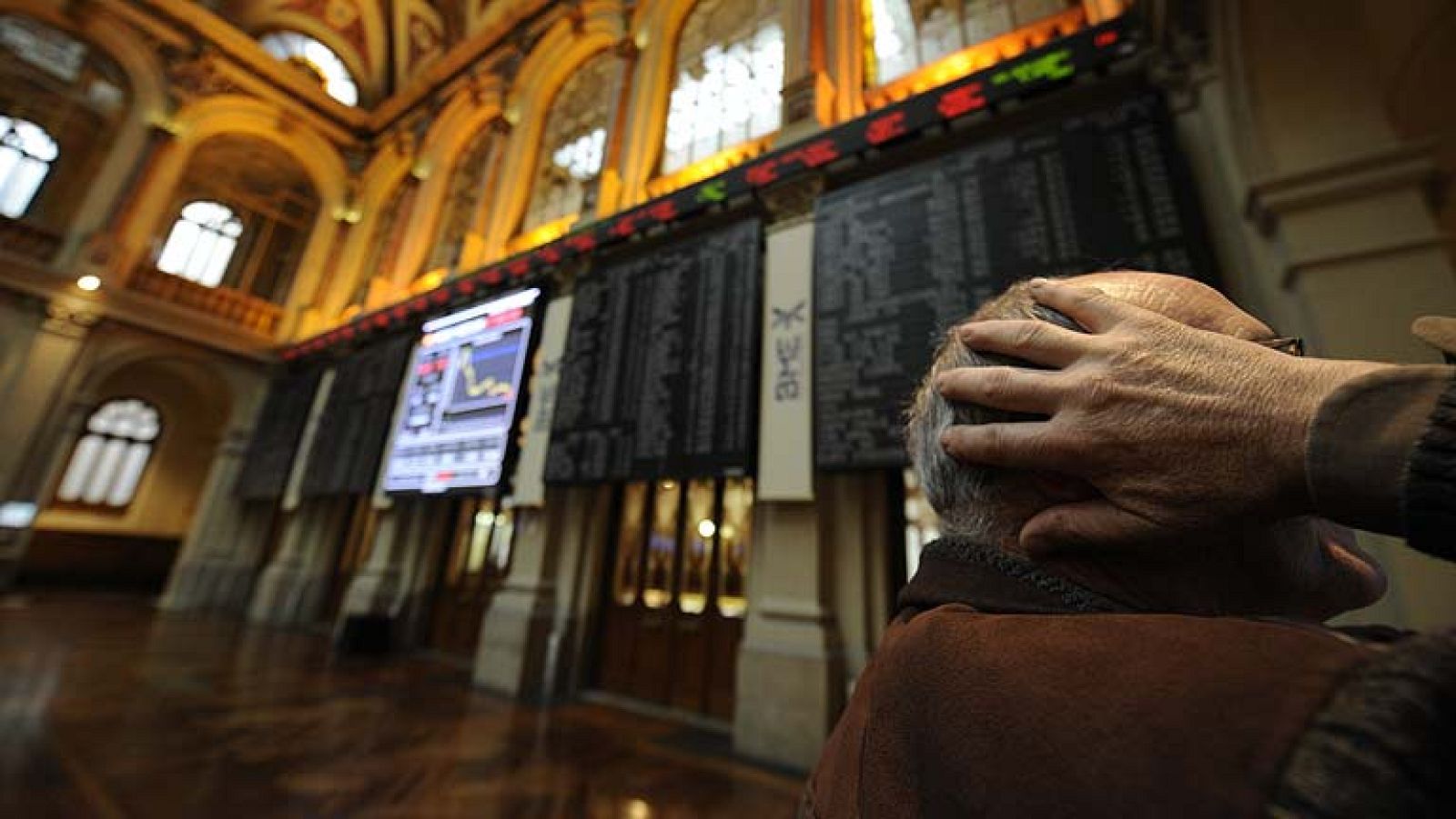 Las primas de riesgo europeas marcan máximos y las bolsas cierran a la baja - La tarde en 24h | Ver