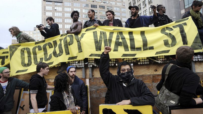 Un juez de Nueva York impide a los indignados volver a acampar en la plaza desalojada
