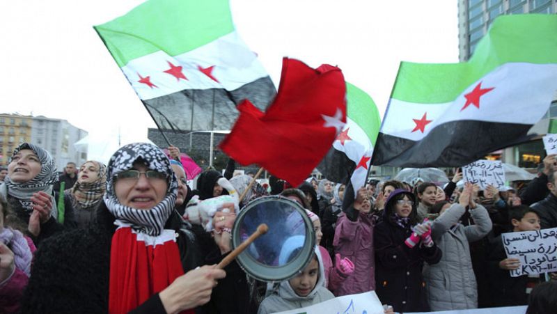 Turquía y la Liga Árabe piden proteger ya a los civiles sirios pero sin intervención extranjera