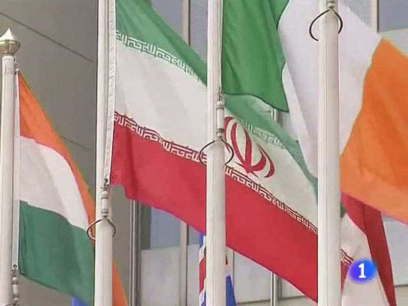 El OIEA pide a Irán que reciba a una misión internacional para revisar su programa nuclear