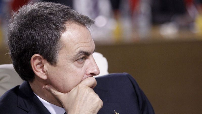 Zapatero pide a la UE y al BCE una solución ya y Salgado dice que España no necesita un rescate