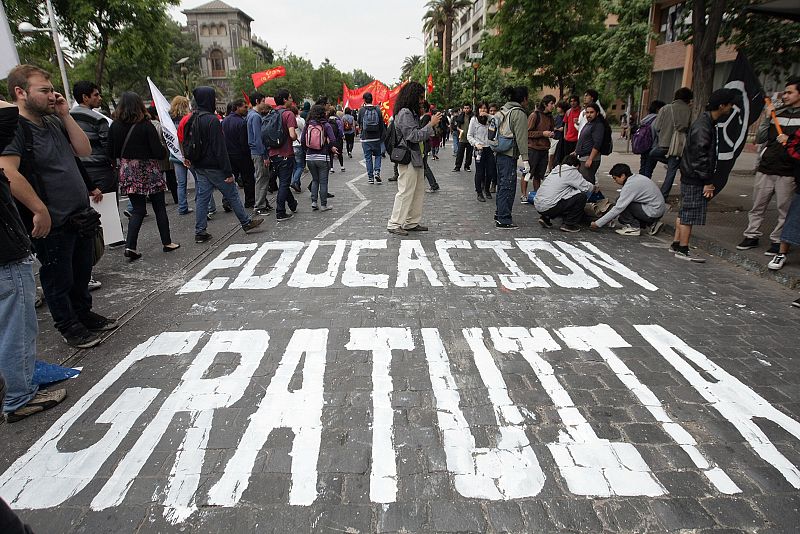 Estudiantes y profesores chilenos vuelven a la calle para exigir educación pública