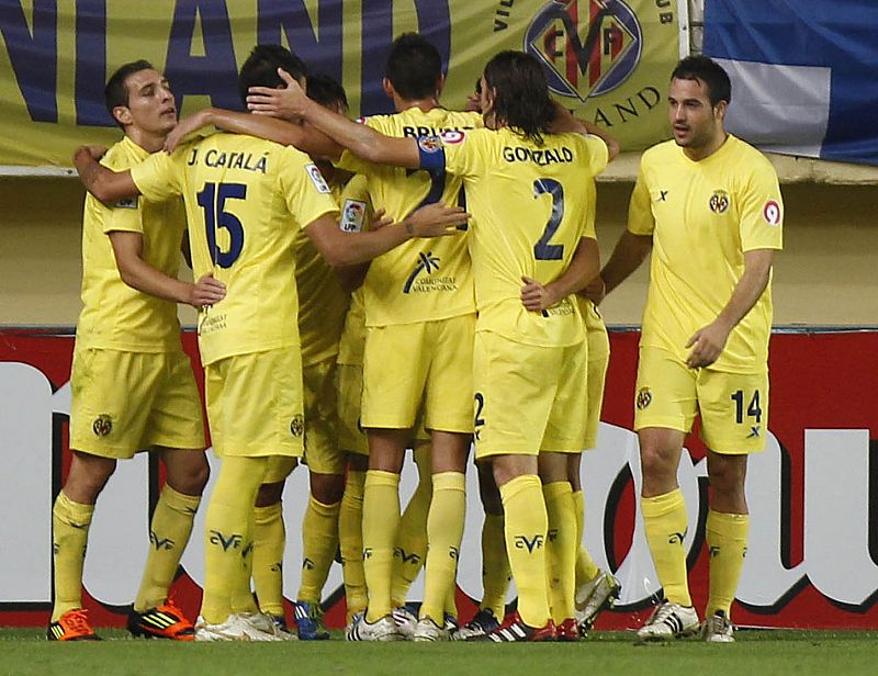 El Villarreal saca petróleo del golazo de Borja Valero frente al Betis