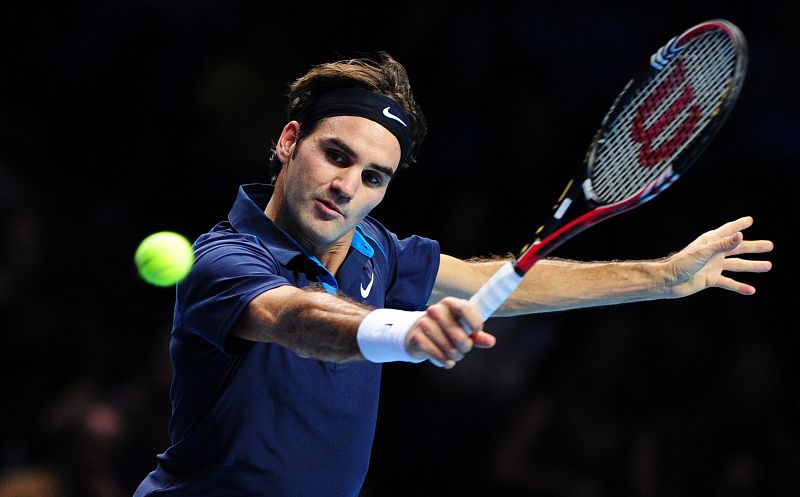 Roger Federer se impone a Tsonga en el partido inaugural de la Copa de maestros