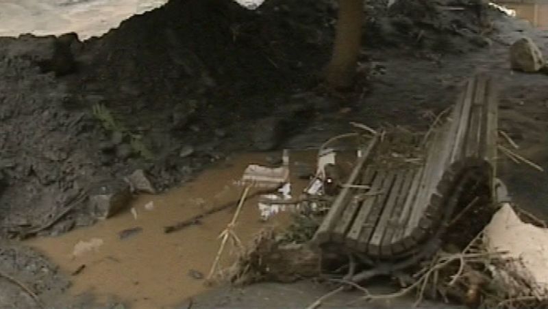 Cuatro muertos, entre ellos un niño de 6 años, por una tromba de agua en Castellón