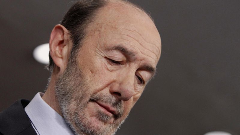 Rubalcaba admite la "clara" derrota del PSOE y pide a Zapatero un Congreso ordinario