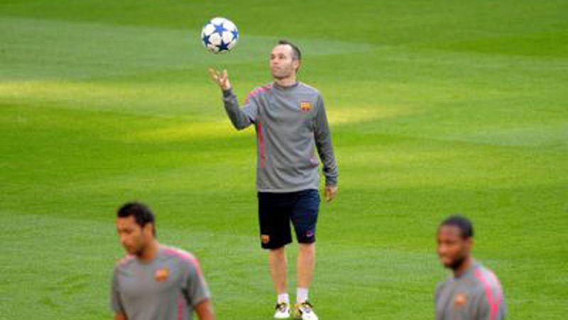 Iniesta, con una contusión, baja por precaución en Milán