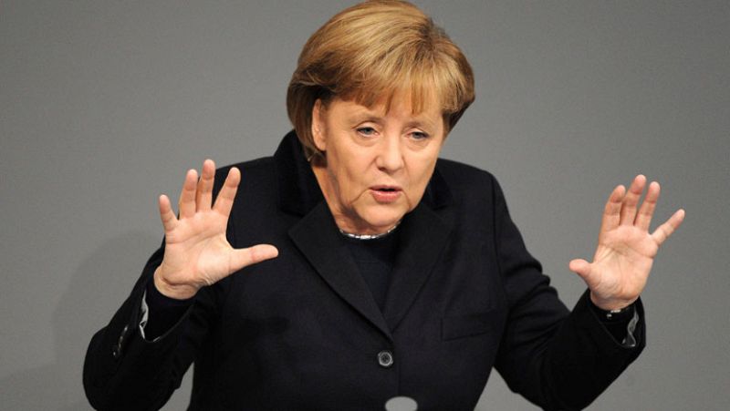 Merkel rechaza los eurobonos y ve "preocupante e inadecuado" que la CE lo plantee