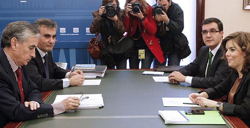 Zapatero y Rajoy se reunirán en breve en La Moncloa para el traspaso de poder