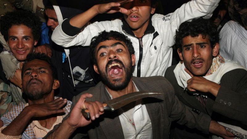 El presidente yemení condena la muerte de cinco opositores por disparos de sus partidarios