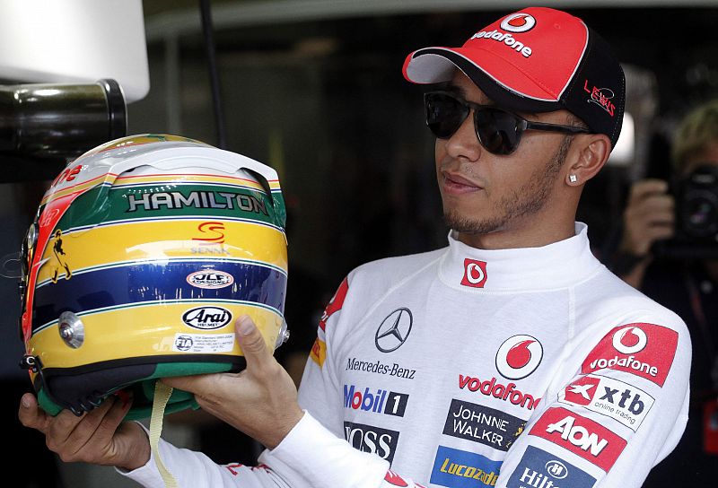 Hamilton marca el mejor tiempo de los libres con Alonso en cuarto lugar tras los Red Bull