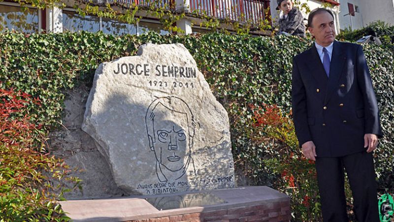Compañeros y amigos de Jorge Semprún le homenajean en la localidad francesa de Biriatou