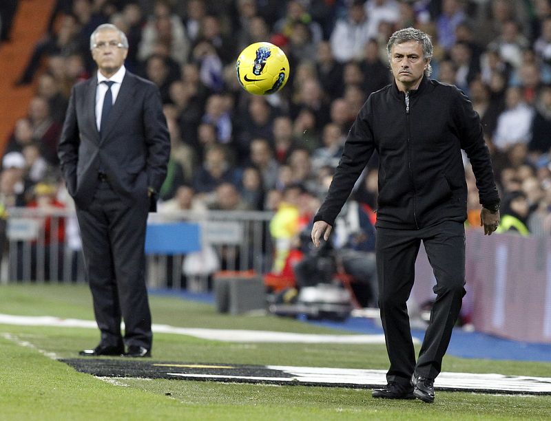 Mourinho se queja de la dureza de los rojiblancos y Manzano dice que no es expulsión