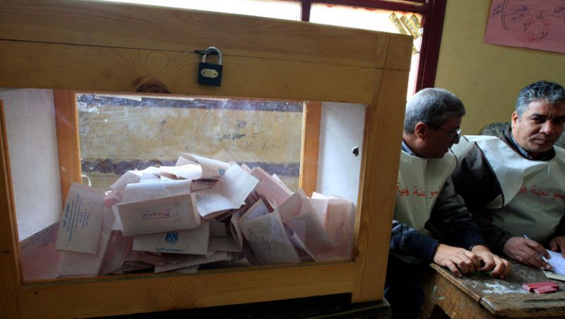 Los egipcios se reconcilian con la democracia en las primeras elecciones libres tras Mubarak