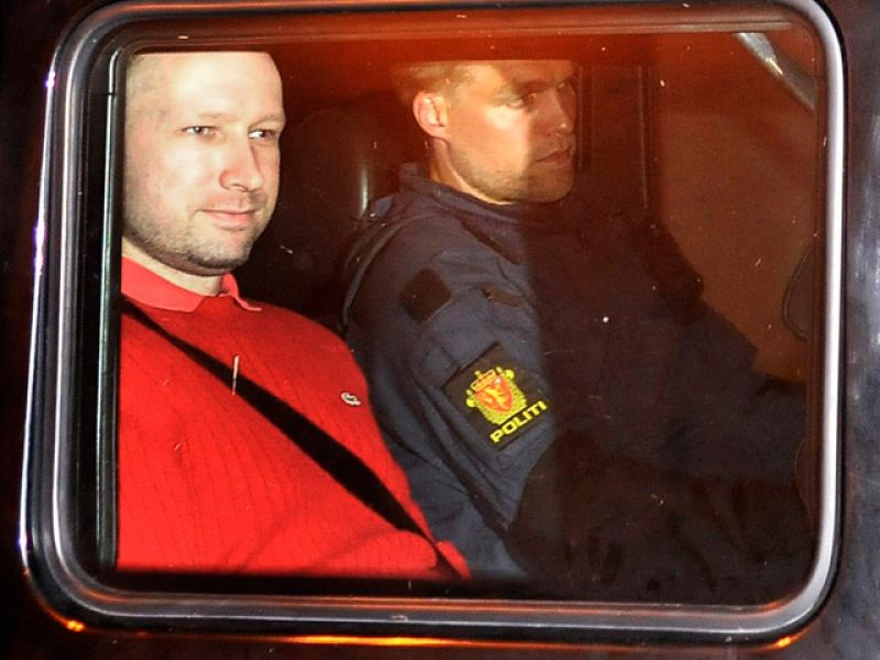 Breivik, a un paso de evitar la cárcel tras ser declarado demente por los psiquiatras