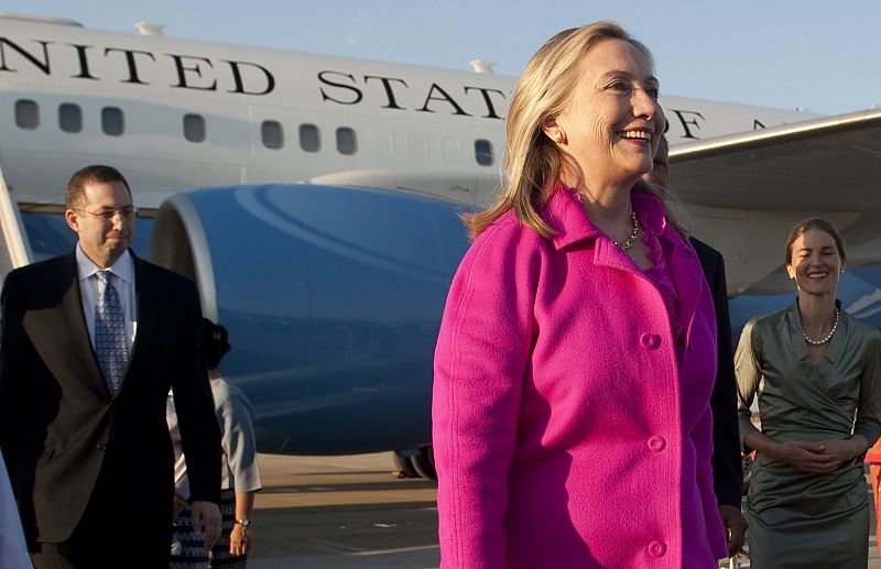 Clinton llega a Birmania en una visita histórica para impulsar la apertura política del régimen
