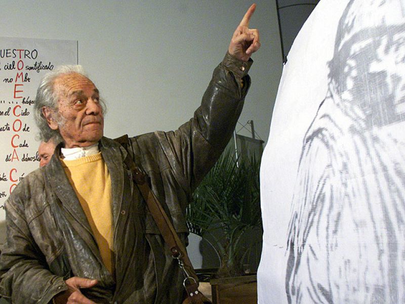 El jurado destaca su vida dedicada a la poesía