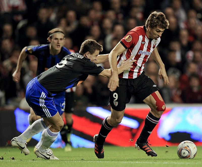El Athletic vence al Slovan y certifica el liderato (2-1)