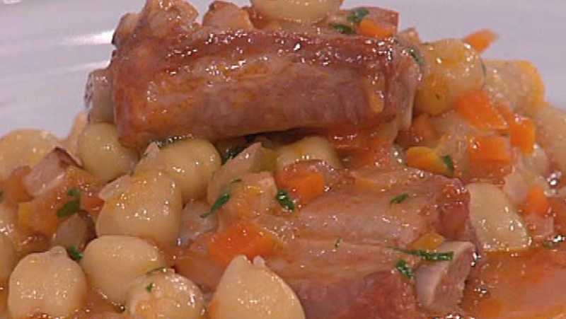 Garbanzos con costillas adobadas (05/12/2011)