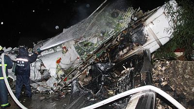 48 muertos y 10 heridos tras el aterrizaje de emergencia de un avión en Taiwán