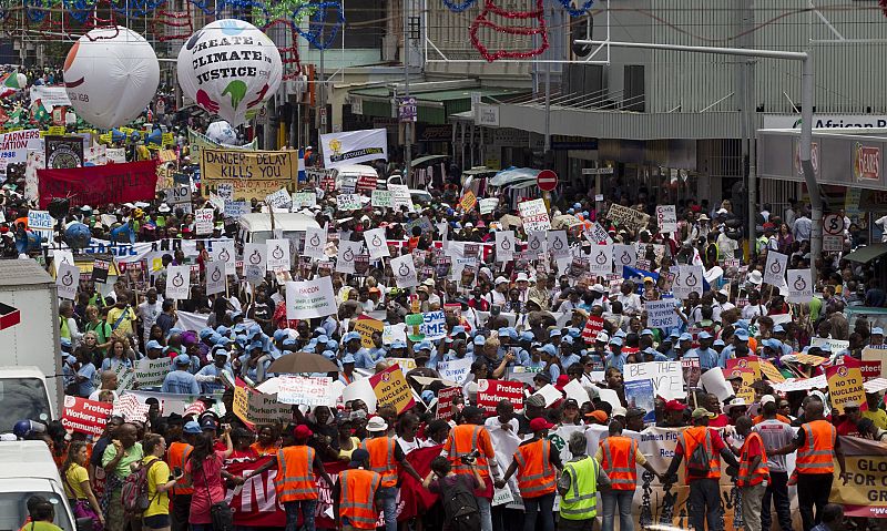 Miles de personas piden en Durban "justicia climática" para salvar el planeta