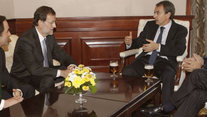 Rajoy apoya la reforma del tratado UE y aboga por actuar "con celeridad" para contener el déficit