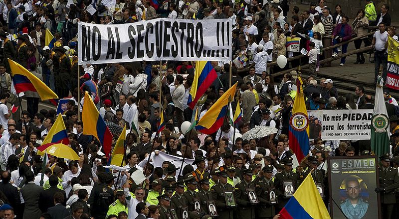 Miles de personas marchan en Colombia contra los secuestos y la violencia de las FARC