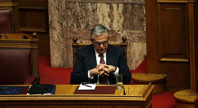 Grecia aprueba un austero presupuesto marcado por la división en el Gobierno