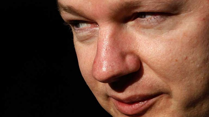 Julian Assange cumple un año de calvario judicial