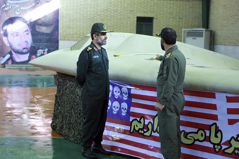 Irán muestra imágenes del avión espía no tripulado de EE.UU. que asegura haber derribado