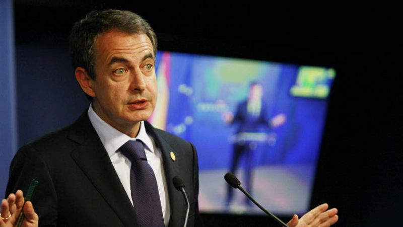 Zapatero: "Queda la mitad del camino para garantizar la sostenibilidad de la deuda"