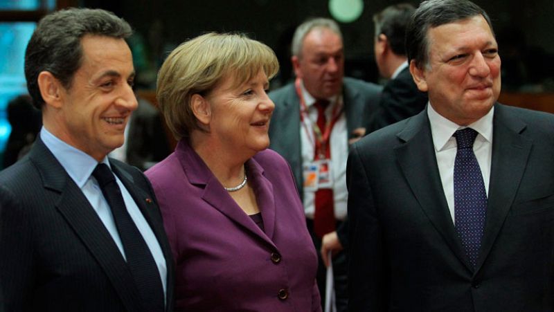 Los líderes de la UE logran un acuerdo para defender al euro sin el Reino Unido