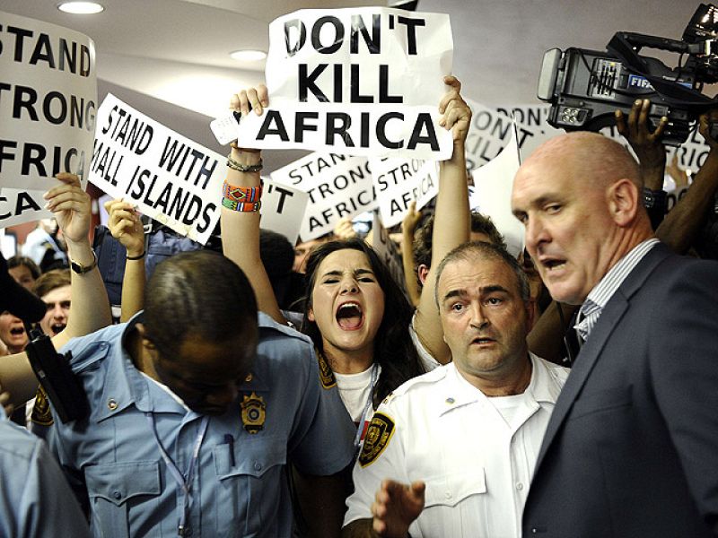 Durban entra en una fase crítica sobre el cambio climático con un texto que solo convence a EE.UU.