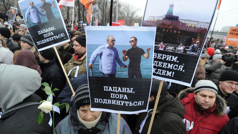 Decenas de miles de personas protestan en Moscú por el fraude electoral