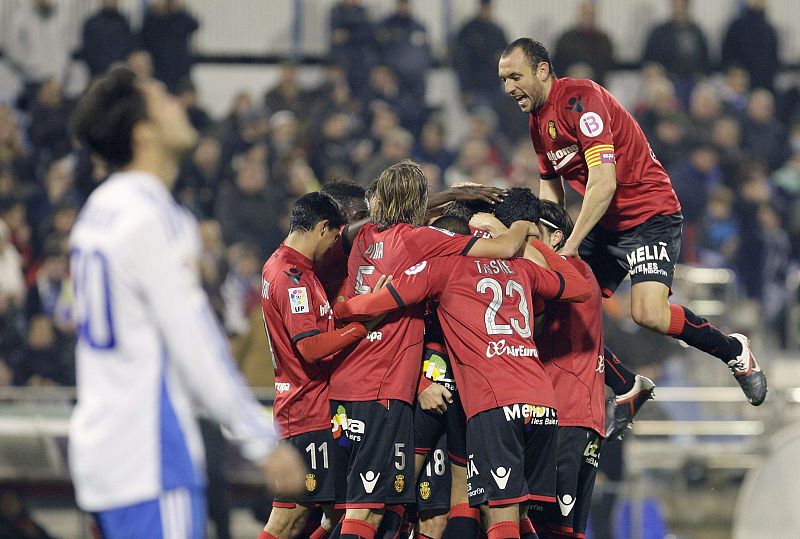 El Mallorca agudiza la crisis del Zaragoza, Málaga y Osasuna firman tablas